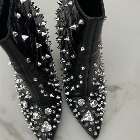 Steve Madden Viceroy Black Studded Ankle Booties - Picture 4 of 10